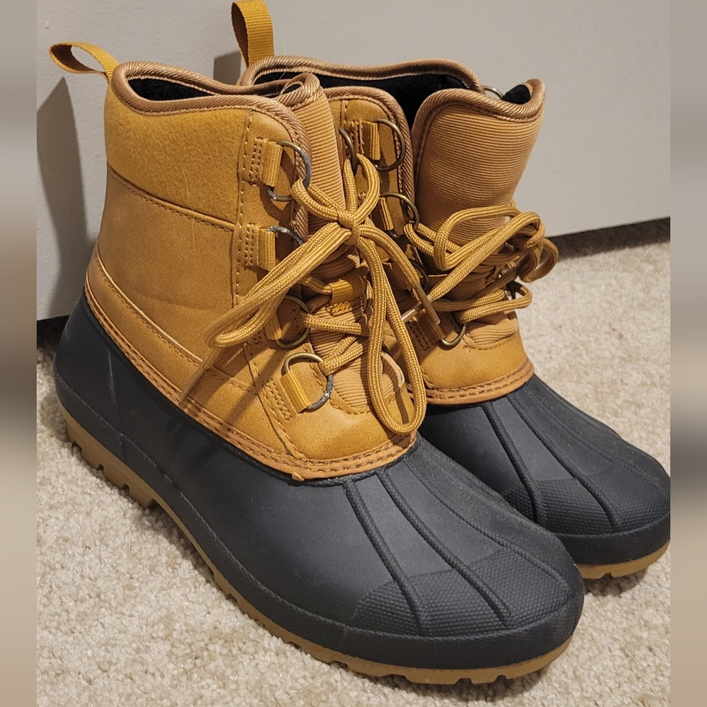 Universal Thread Boots